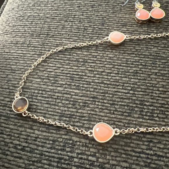 Vtg CROWN TRIFARI  Rhinestone Gold Toned Necklace Earring Set - Picture 3 of 5